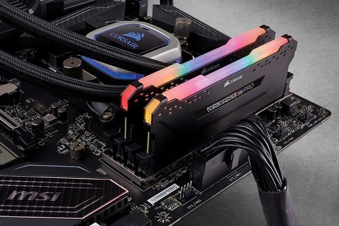 Corsair C16 Memory Kit VENGEANCE RGB PRO 32 GB, DDR4, 3200 MHz, PC/server, Registered No, ECC No hinta ja tiedot | Muisti (RAM) | hobbyhall.fi