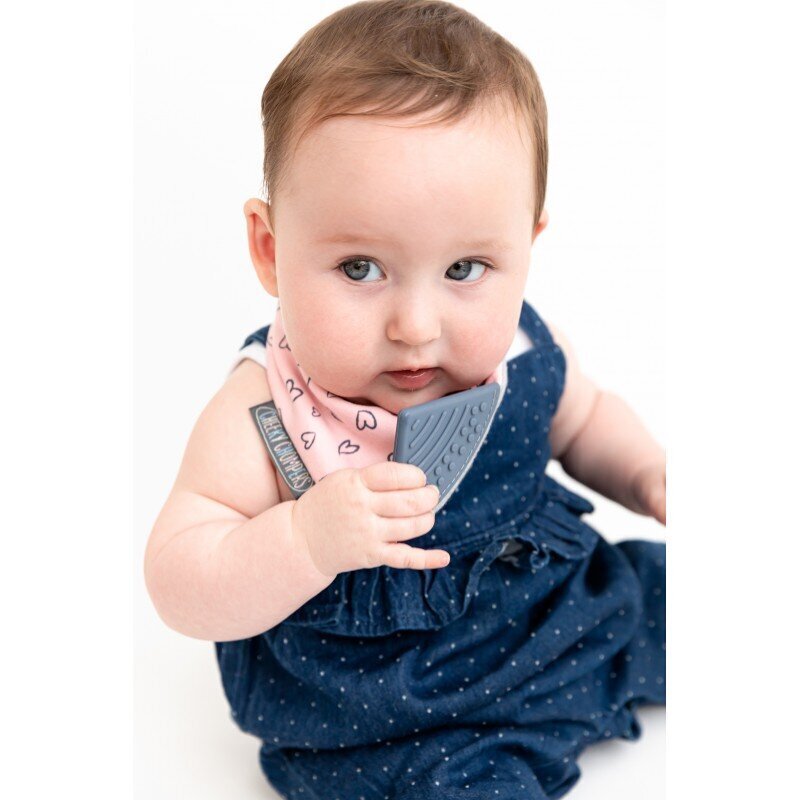 Huivipurulelu Cheeky Chompers Made With Love, 491 hinta ja tiedot | Vauvan hatut, huivit ja käsineet | hobbyhall.fi