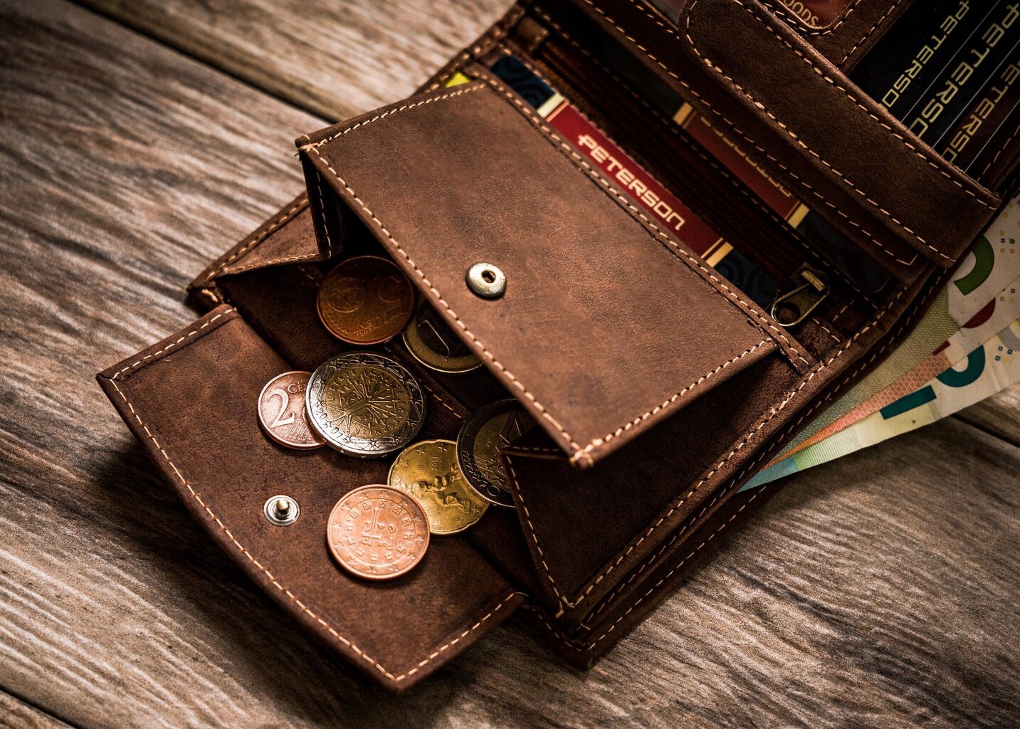 Miesten lompakko aitoa nahkaa Peterson, ruskea hinta ja tiedot | Miesten lompakot | hobbyhall.fi
