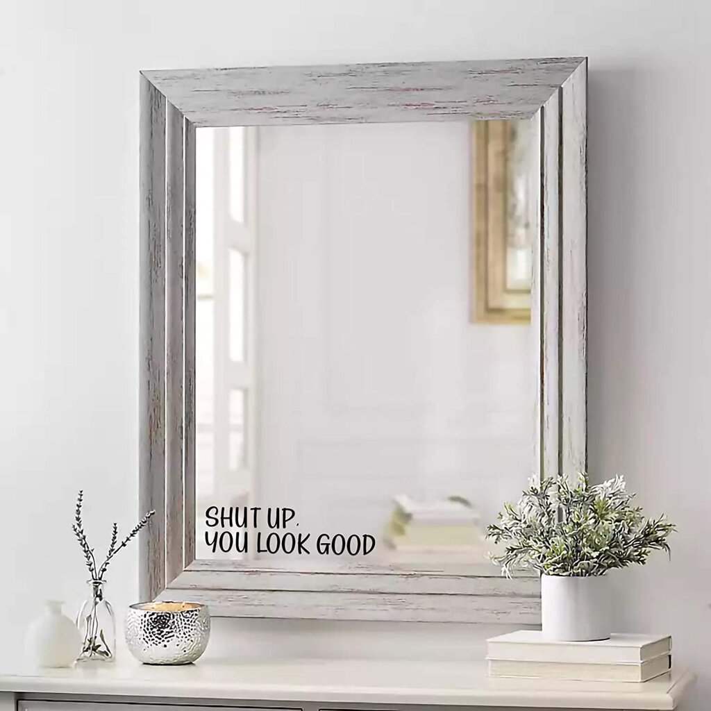 Hiljennä ja inspiroidu: "Shut Up You Look Good" -tarra peiliin. Musta kiiltävä vinyyli-tarra seinälle (23 x 6 cm) hinta ja tiedot | Sisustustarrat | hobbyhall.fi