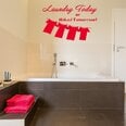 Vinyyli seinätarra - Pese ja motivointiteksti punaisella - Sisustus kylpyhuoneeseen - Koko 100 x 66 cm
