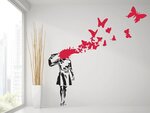 Vinyyli seinätarra Banksyn graffitista Tyttö ja ase Perhoset Sisustus - 80cm