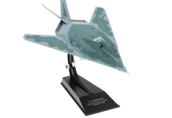 F-117A NIGHTHAWK USAF 53rd TEG Det.1/53rd WG Gray Dragon 2004 Hachette 1:100 FLA059 hinta ja tiedot | Pienoismallit | hobbyhall.fi