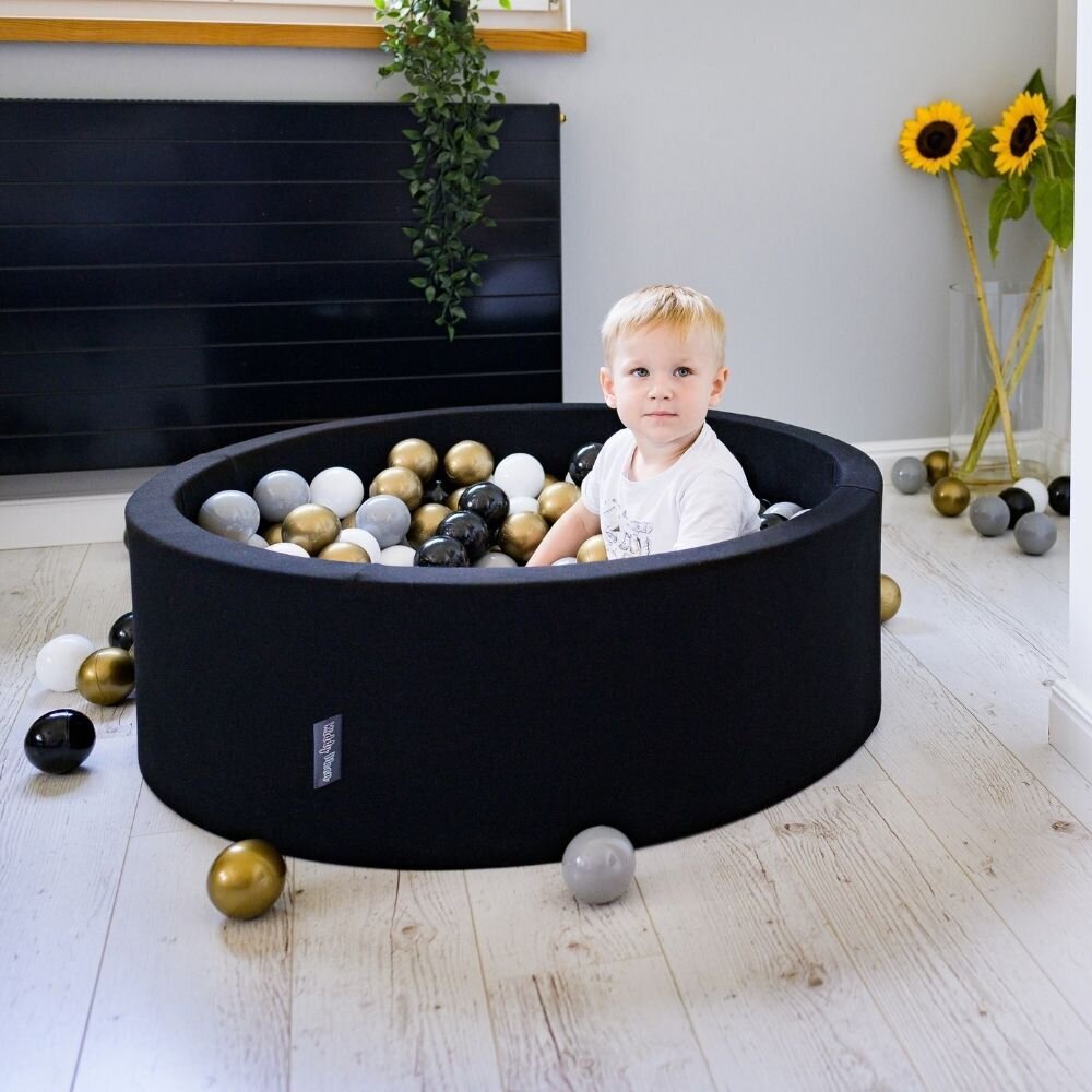 KiddyMoon pehmeä pallomeri neljännes kulmikas 90x30cm/200 palloa ∅ 7cm , musta: valkoinen/harmaa/musta/kultainen hinta ja tiedot | Vauvan lelut | hobbyhall.fi