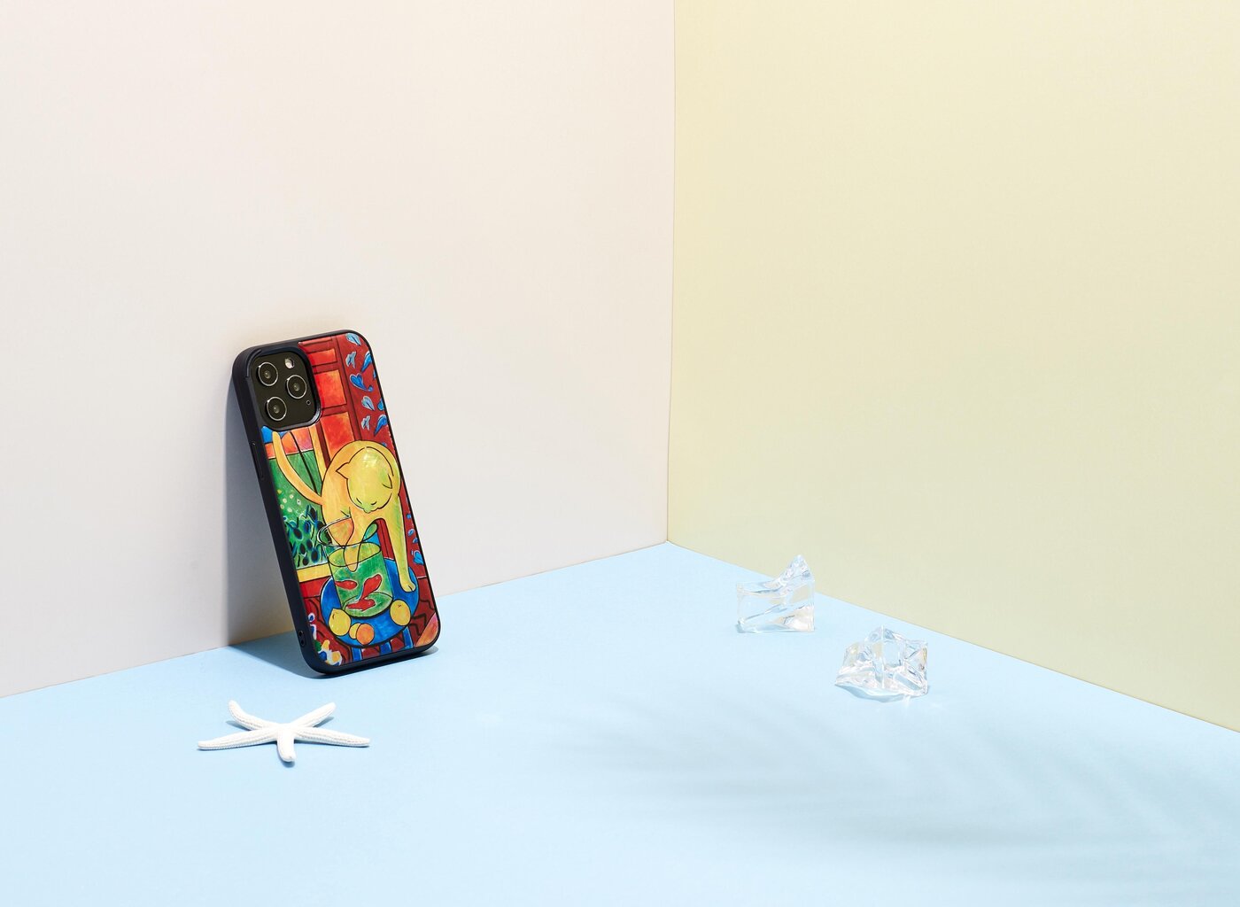 Apple iPhone 12 Pro Max suojakuori - Cat With Red Fish hinta ja tiedot | Puhelimen kuoret ja kotelot | hobbyhall.fi