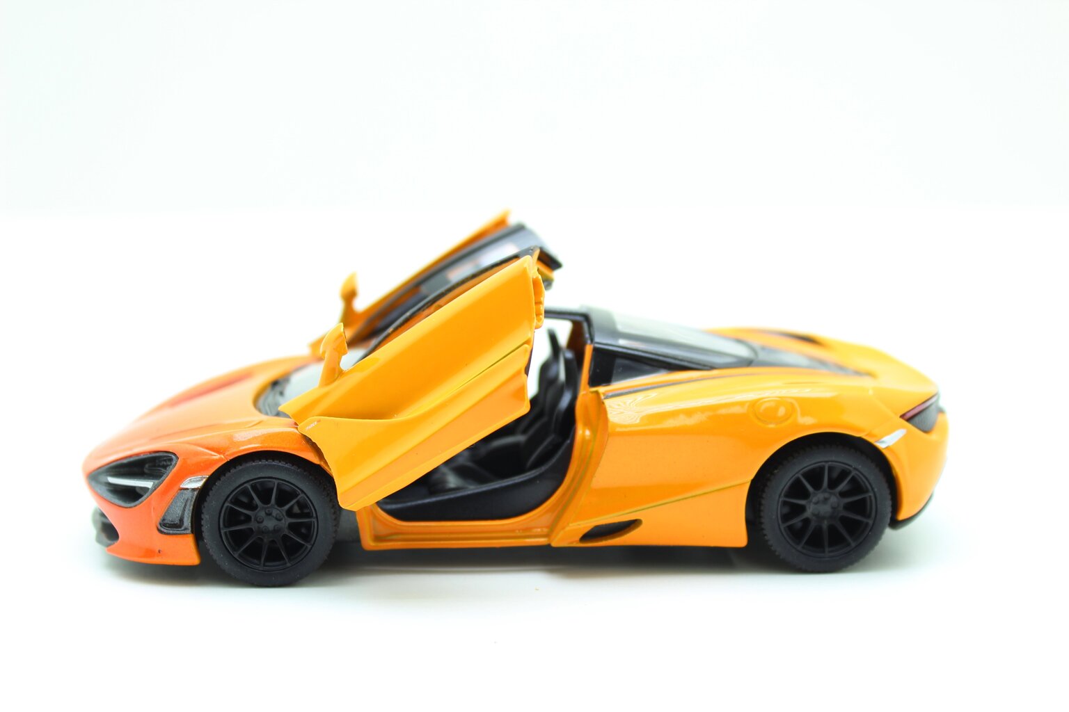 Automalli Kinsmart McLaren MSO 720S hinta ja tiedot | Poikien lelut | hobbyhall.fi