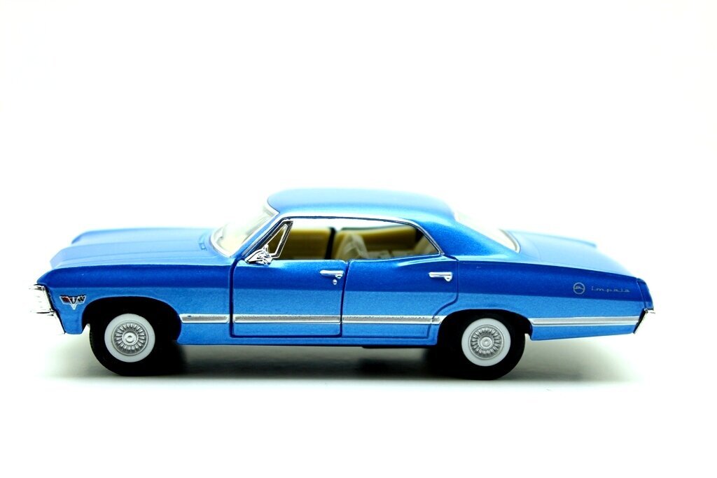 Automalli Kinsmart 1967 Chevrolet Impala hinta ja tiedot | Poikien lelut | hobbyhall.fi