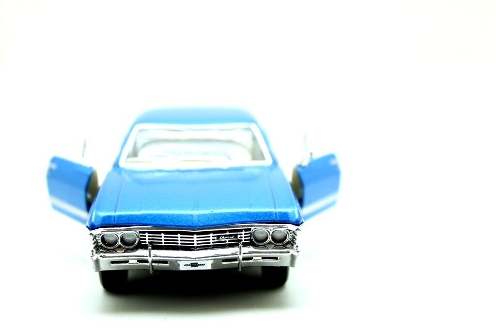 Automalli Kinsmart 1967 Chevrolet Impala hinta ja tiedot | Poikien lelut | hobbyhall.fi