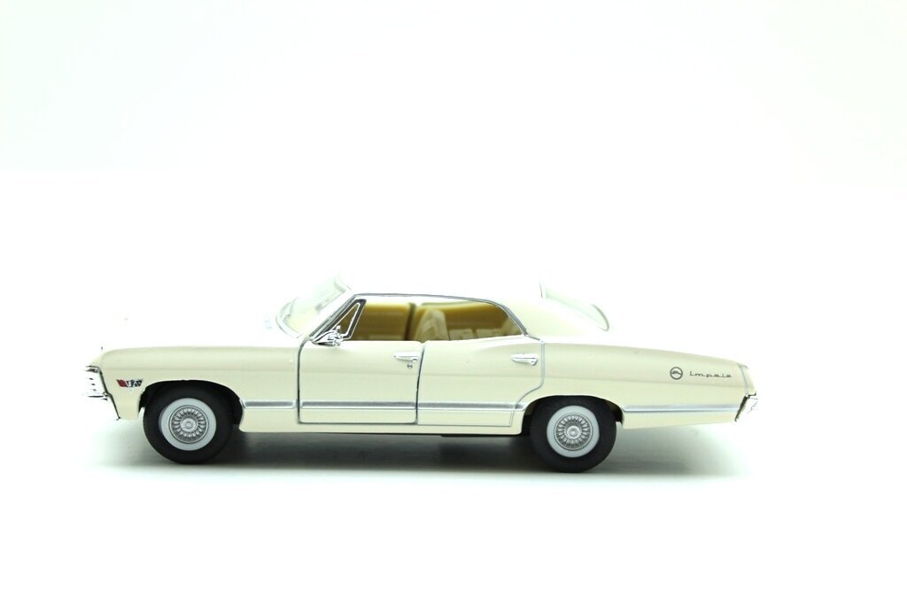 Automalli Kinsmart 1967 Chevrolet Impala hinta ja tiedot | Poikien lelut | hobbyhall.fi