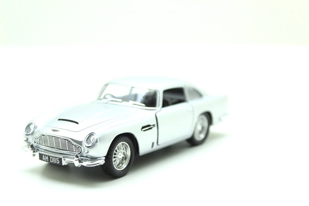 Automalli Kinsmart Aston Martin DB5 hinta ja tiedot | Poikien lelut | hobbyhall.fi