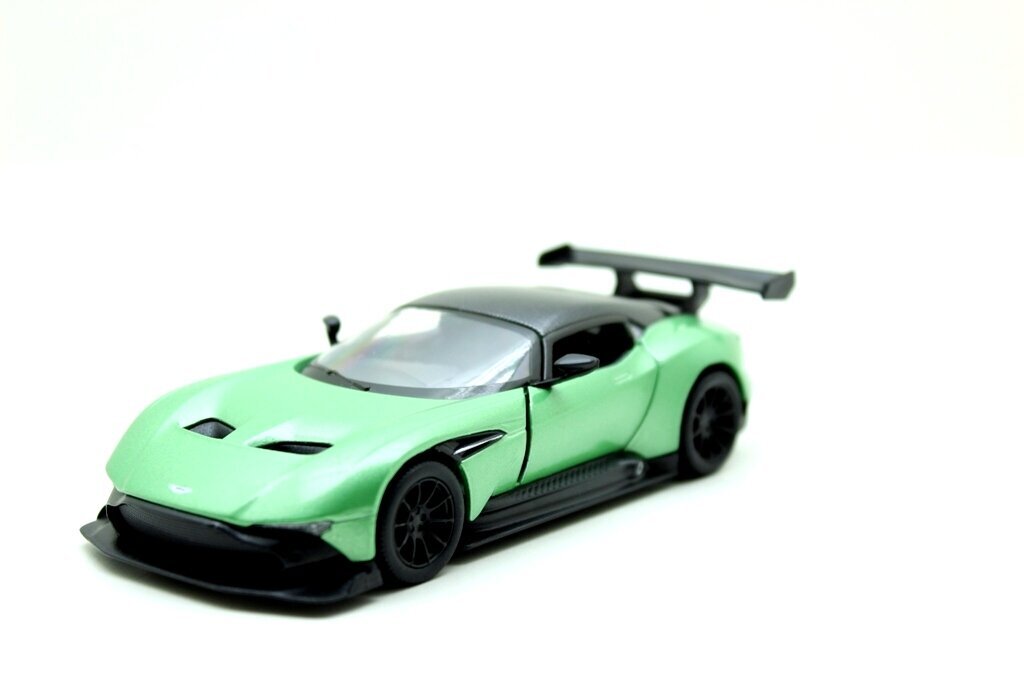 Automalli Kinsmart Aston Martin Vulcan hinta ja tiedot | Poikien lelut | hobbyhall.fi