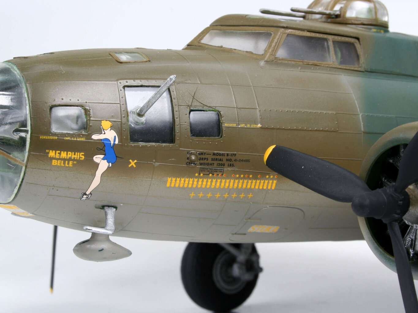 Pienoismalli muovinen lentokone Revell B-17F Memphis Belle, vihreä hinta ja tiedot | Poikien lelut | hobbyhall.fi