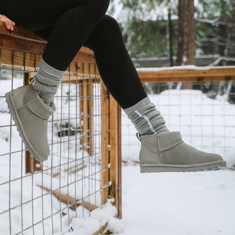 Saappaat Bearpaw Shorty, vaaleanharmaa hinta ja tiedot | Naisten saappaat | hobbyhall.fi