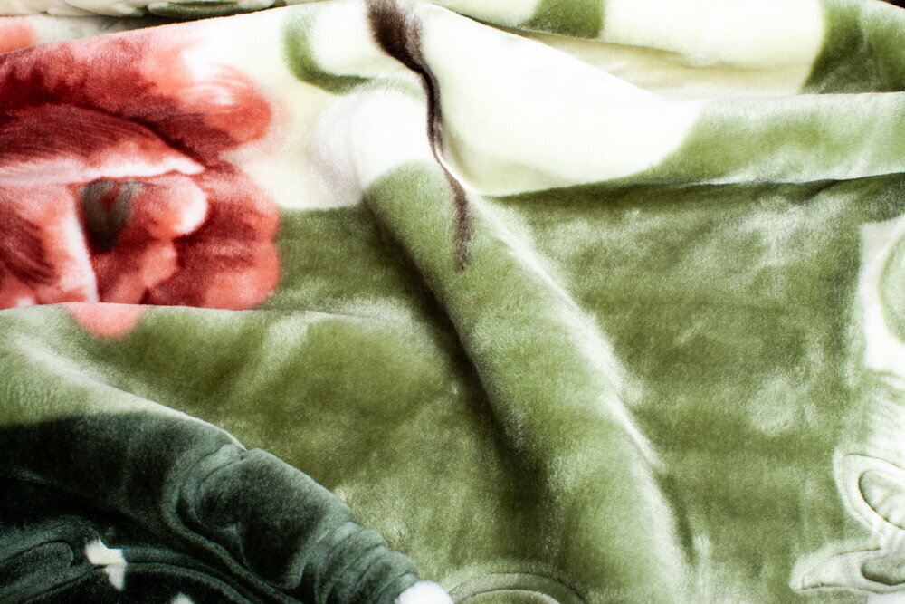 Peitto, Vihreä vaaleanpunaisilla kukilla, 160x210 cm hinta ja tiedot | Päiväpeitot ja huovat | hobbyhall.fi