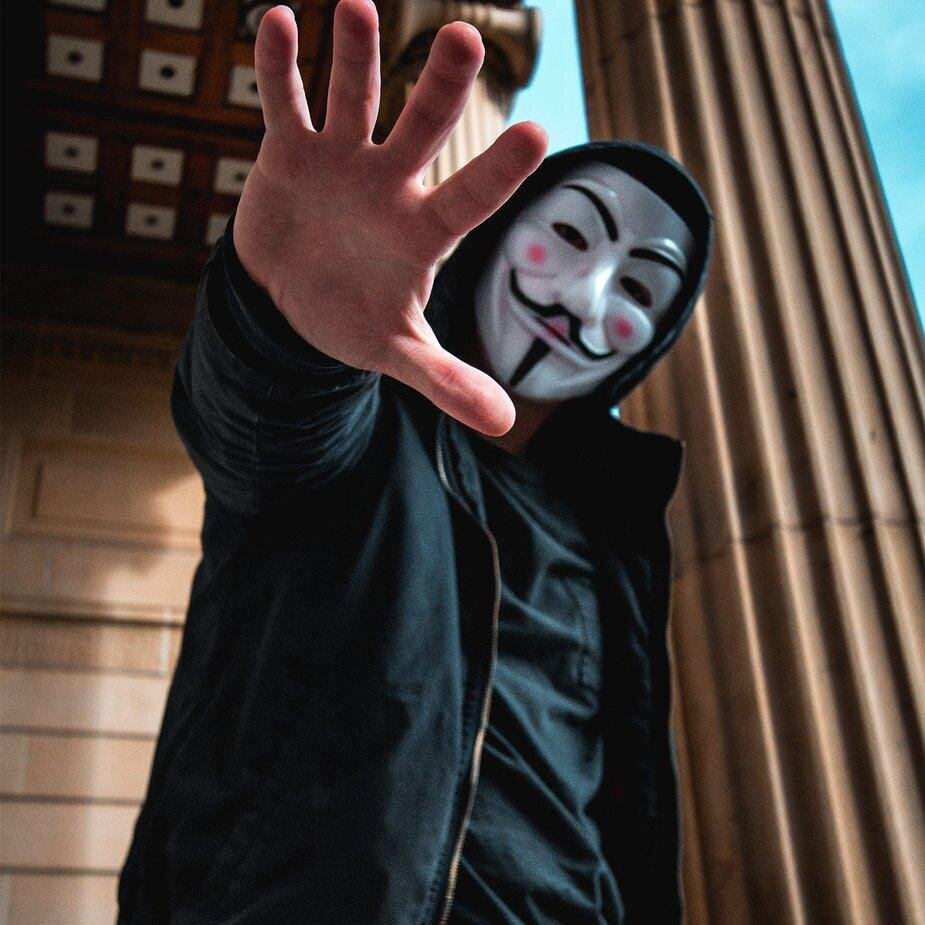 Naamio Vendetta Halloween-bileisiin Vanvene Anonymous hinta ja tiedot | Naamiaisasut | hobbyhall.fi