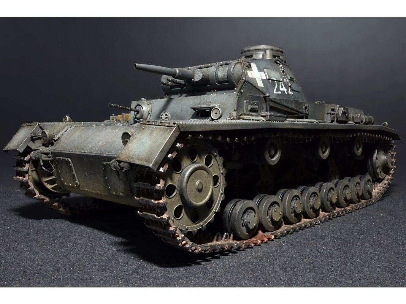 Miniart - Pz.Kpfw. III Ausf.D, 1/35, 35169 hinta ja tiedot | LEGOT ja rakennuslelut | hobbyhall.fi
