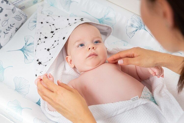 Vauvan kylpypyyhe hupulla Sensillo, vaaleanpunainen hinta ja tiedot | Kylpyvälineet | hobbyhall.fi