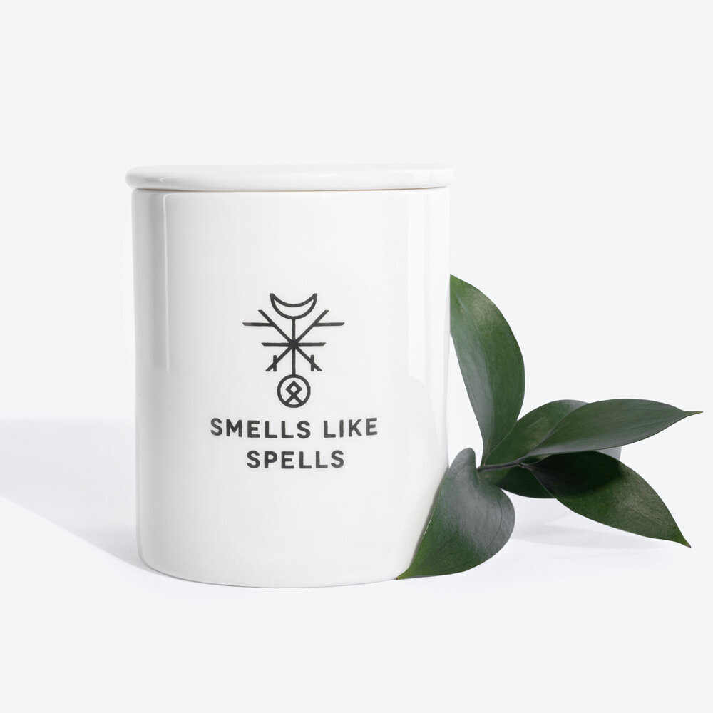 Smells like Spells The Devil - tuoksukynttilä hinta ja tiedot | Kynttilät ja kynttilänjalat | hobbyhall.fi