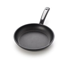 Pannu MY CHEF, 24 cm hinta ja tiedot | MY CHEF Ruokailuvälineet ja keittiötarvikkeet | hobbyhall.fi