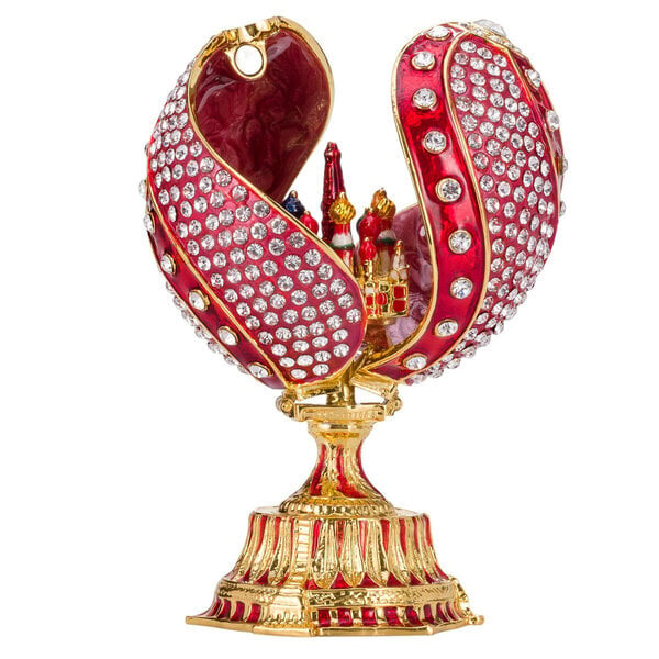 Faberge-tyylinen kierretty muna Saint-Basilin katedraalilla