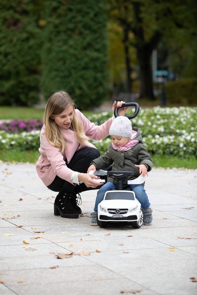 MERCEDES C63 potkuauto, valkoinen hinta ja tiedot | Vauvan lelut | hobbyhall.fi