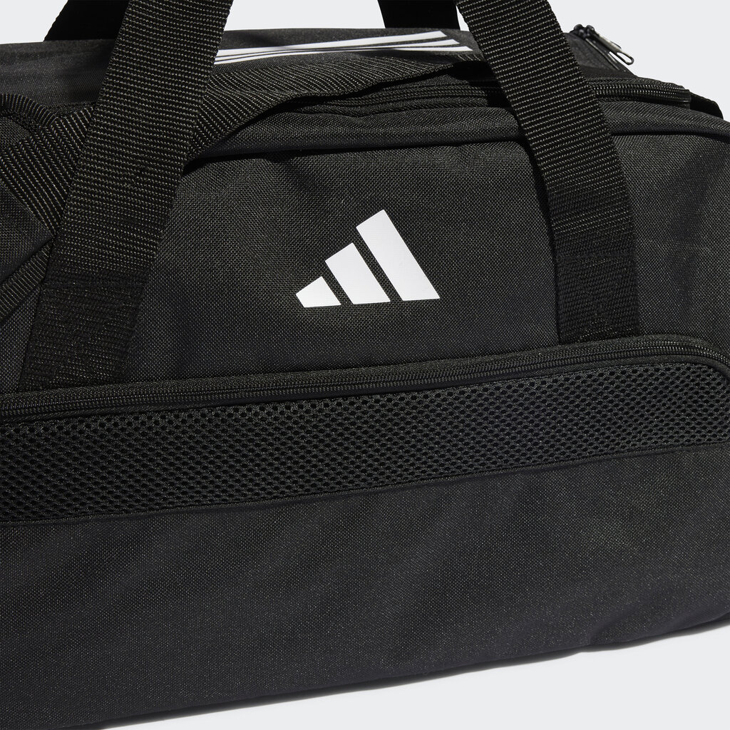 Adidas Urheilukassi Tiro League Duffel Medium Black HS9749 HS9749 hinta ja tiedot | Urheilukassit ja reput | hobbyhall.fi