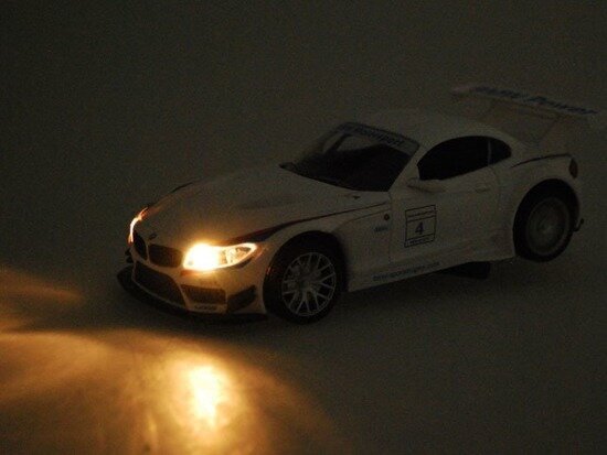 Kaukosäädin urheiluauto BMW Z4 1:24 hinta ja tiedot | Poikien lelut | hobbyhall.fi