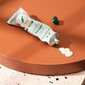 Käsivoide The Body Shop Almond Milk, 30 ml hinta ja tiedot | Vartalovoiteet ja -emulsiot | hobbyhall.fi