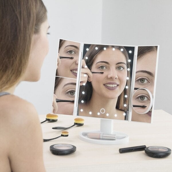Suurentava peili LEDillä hinta ja tiedot | Kosmetiikkalaukut ja peilit | hobbyhall.fi
