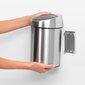 Brabantia Touch Bin roska-astia 3L, seinäkiinnitys, Matt Steel Fingerprint Proof hinta ja tiedot | Roska-astiat | hobbyhall.fi