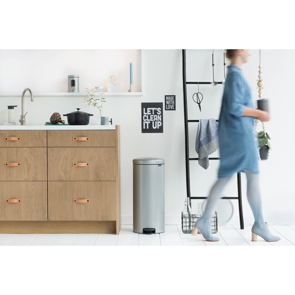 Brabantia NewIcon Poljinroska-astia 30L, Metallic Grey hinta ja tiedot | Roska-astiat | hobbyhall.fi