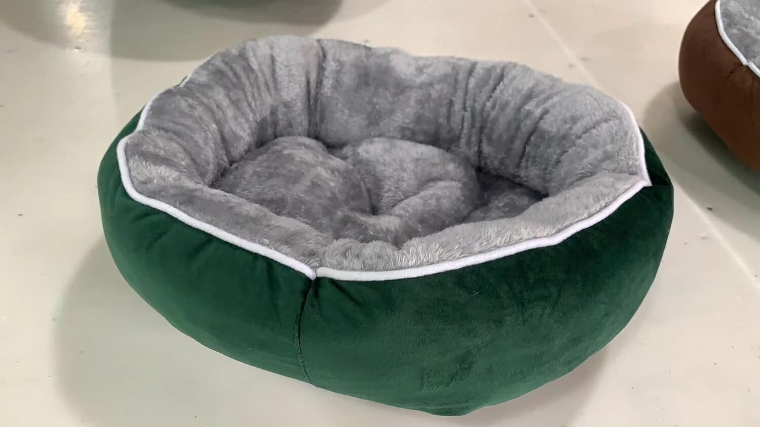 Koiran sänky FANLINPT, 68 x 56 x 19cm, vihreä/harmaa hinta ja tiedot | Pedit ja pesät | hobbyhall.fi