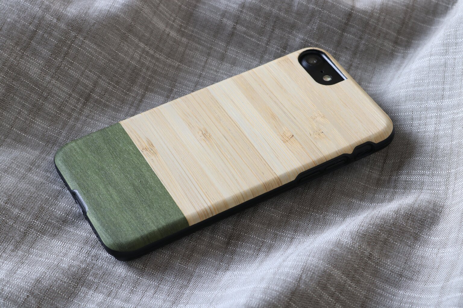 MAN&WOOD suojakuori Apple iPhone 7/8 - Bamboo Forest Black hinta ja tiedot | Puhelimen kuoret ja kotelot | hobbyhall.fi