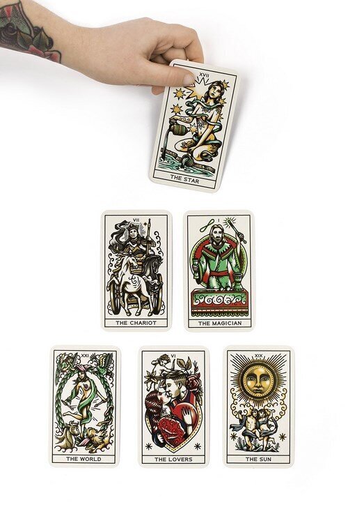 Lautapeli Tattoo Tarot, FI hinta ja tiedot | Lautapelit ja älypelit | hobbyhall.fi