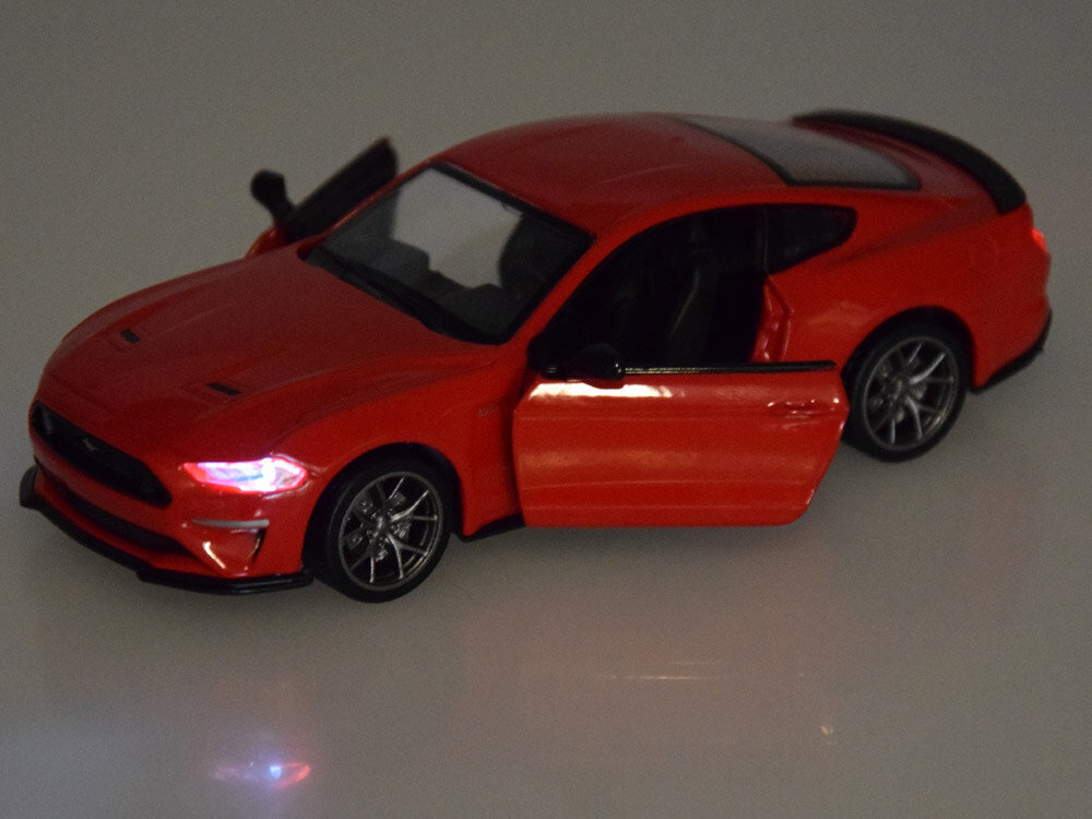 Metallinen automalli - Ford Mustang GT, punainen hinta ja tiedot | Poikien lelut | hobbyhall.fi