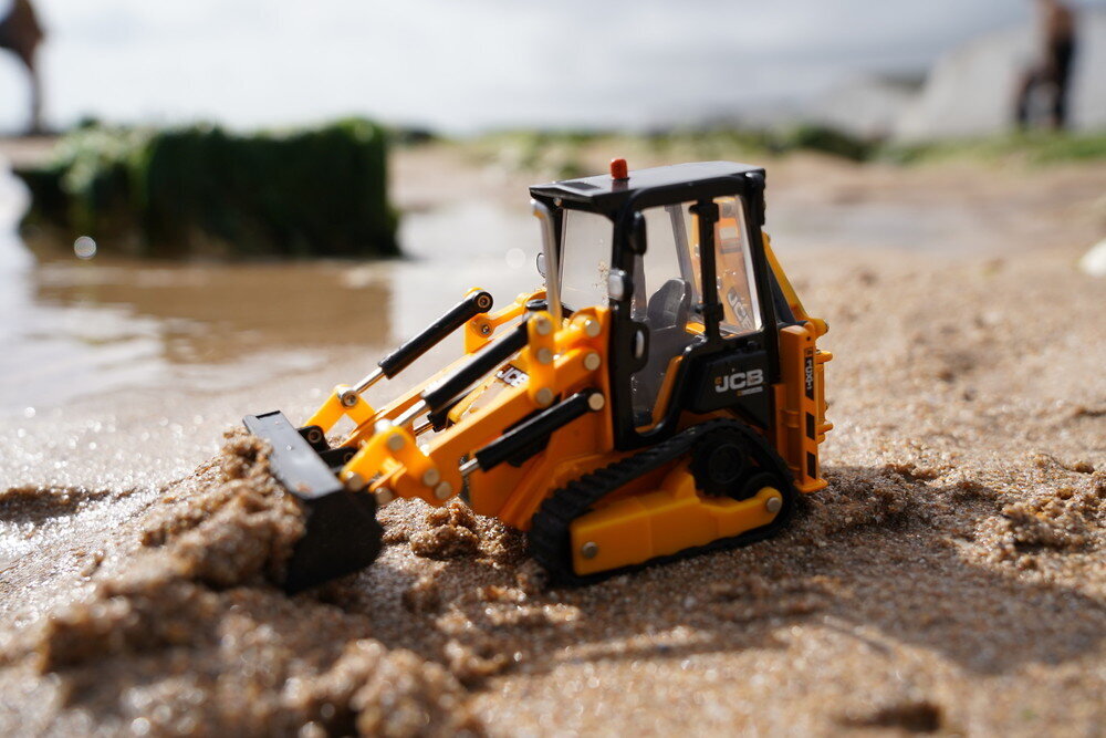 Tomy Britains JCB 1CXT 43264 kaivurikuormaaja hinta ja tiedot | Poikien lelut | hobbyhall.fi